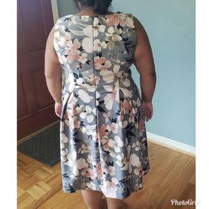 Lane Bryant Dresses - *SALE* Lane Bryant size 18 grey pink floral dress Lane Bryant Dresses - *SALE* Lane Bryant size 18 grey pink floral dress
